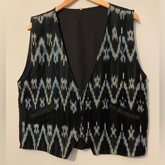 Patterned Vest - Picture 4 of 5